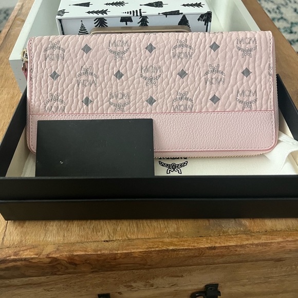 MCM light pink wallet - Picture 6 of 7